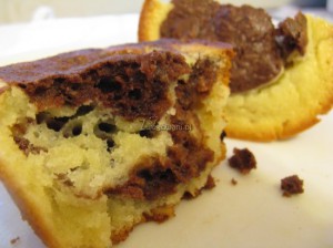 Czekoladowo-kakaowe muffiny w środku