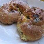 Bułeczki drożdżowe z serem feta