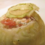 Faszerowana kalarepa z twarogiem i pomidorami Faszerowana kalarepa z twarogiem i pomidorami