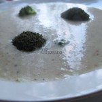Kremowa zupa migdałowa z brokułami