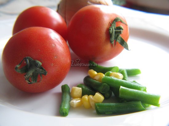 Kuskus z fasolą szparagową i pomidorami - składniki