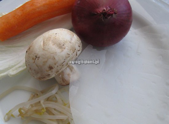 Sajgonki wegetariańskie z warzywami - składniki