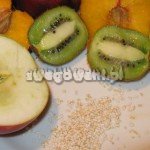 Sałatka owocowa z kiwi, jabłka i brzoskwini - składniki