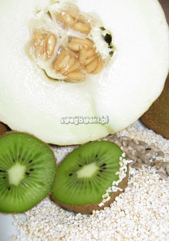 Sałatka owocowa z kiwi, melona i amarantusa - składniki