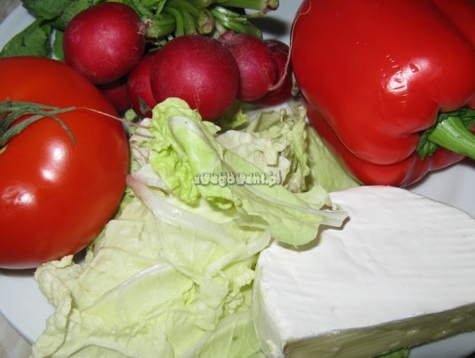 Sałatka grecka z serem feta i pomidorami - składniki