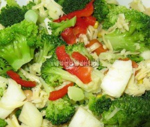 Gotowa sałatka z brokułów
