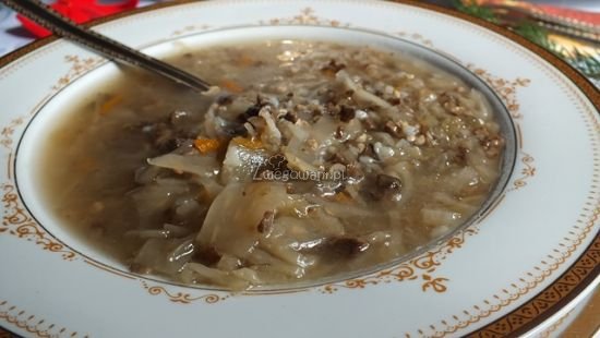 Zupa wigilijna z kapustą i grzybami